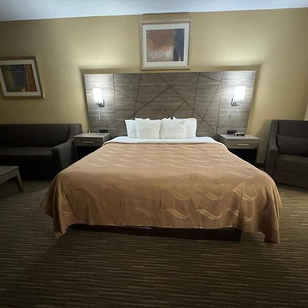 Quality Inn Near I-72 And Hwy 51 Forsyth Exterior photo