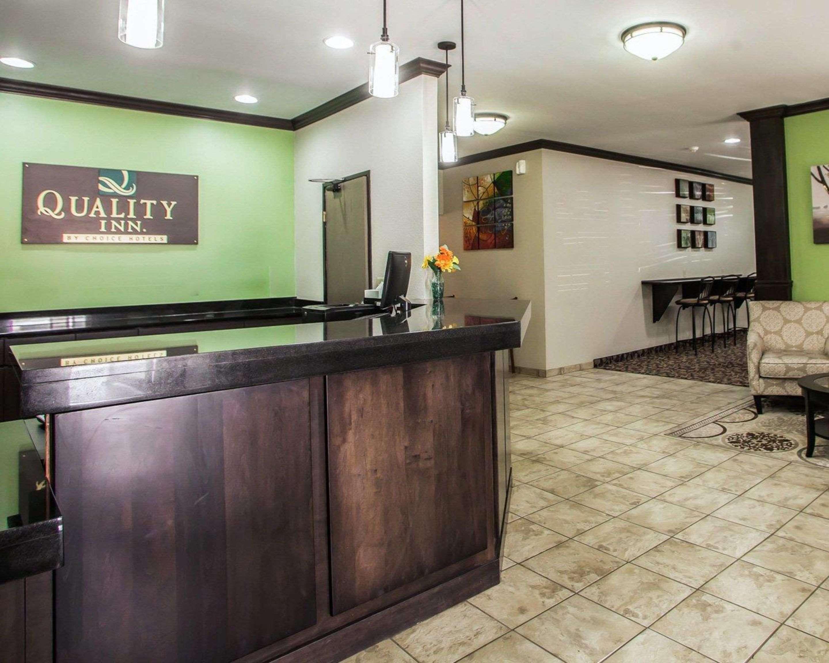 Quality Inn Near I-72 And Hwy 51 Forsyth Exterior photo