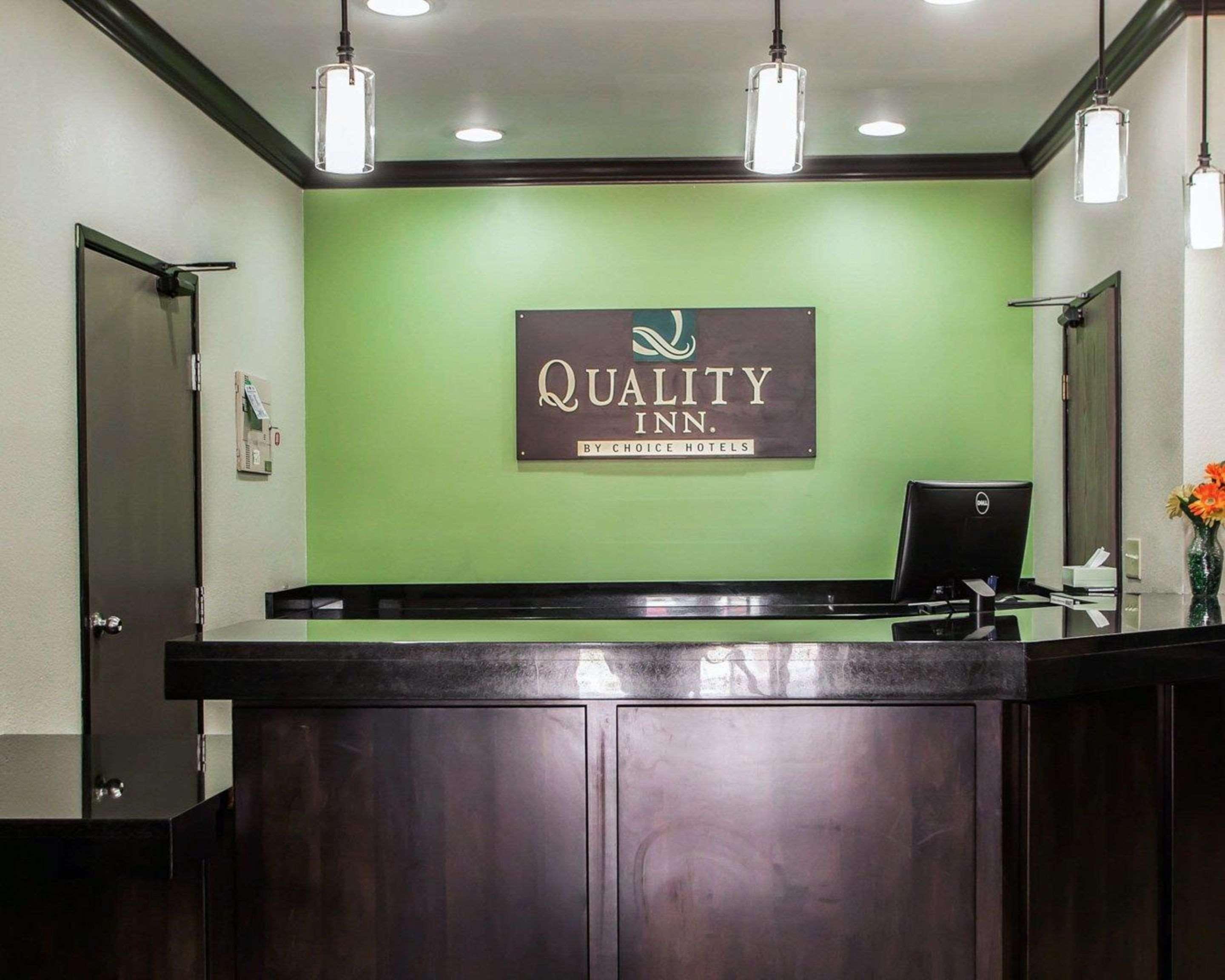 Quality Inn Near I-72 And Hwy 51 Forsyth Exterior photo