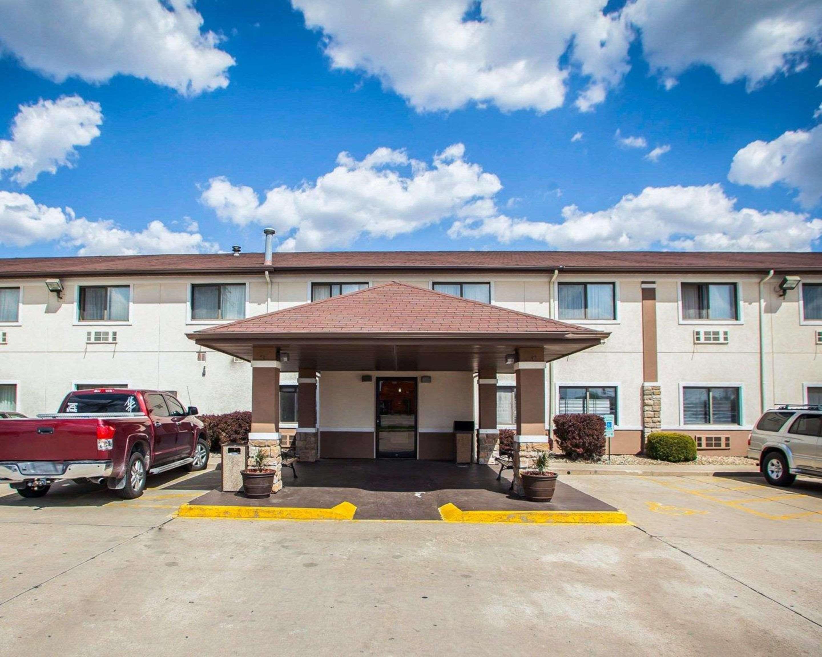 Quality Inn Near I-72 And Hwy 51 Forsyth Exterior photo