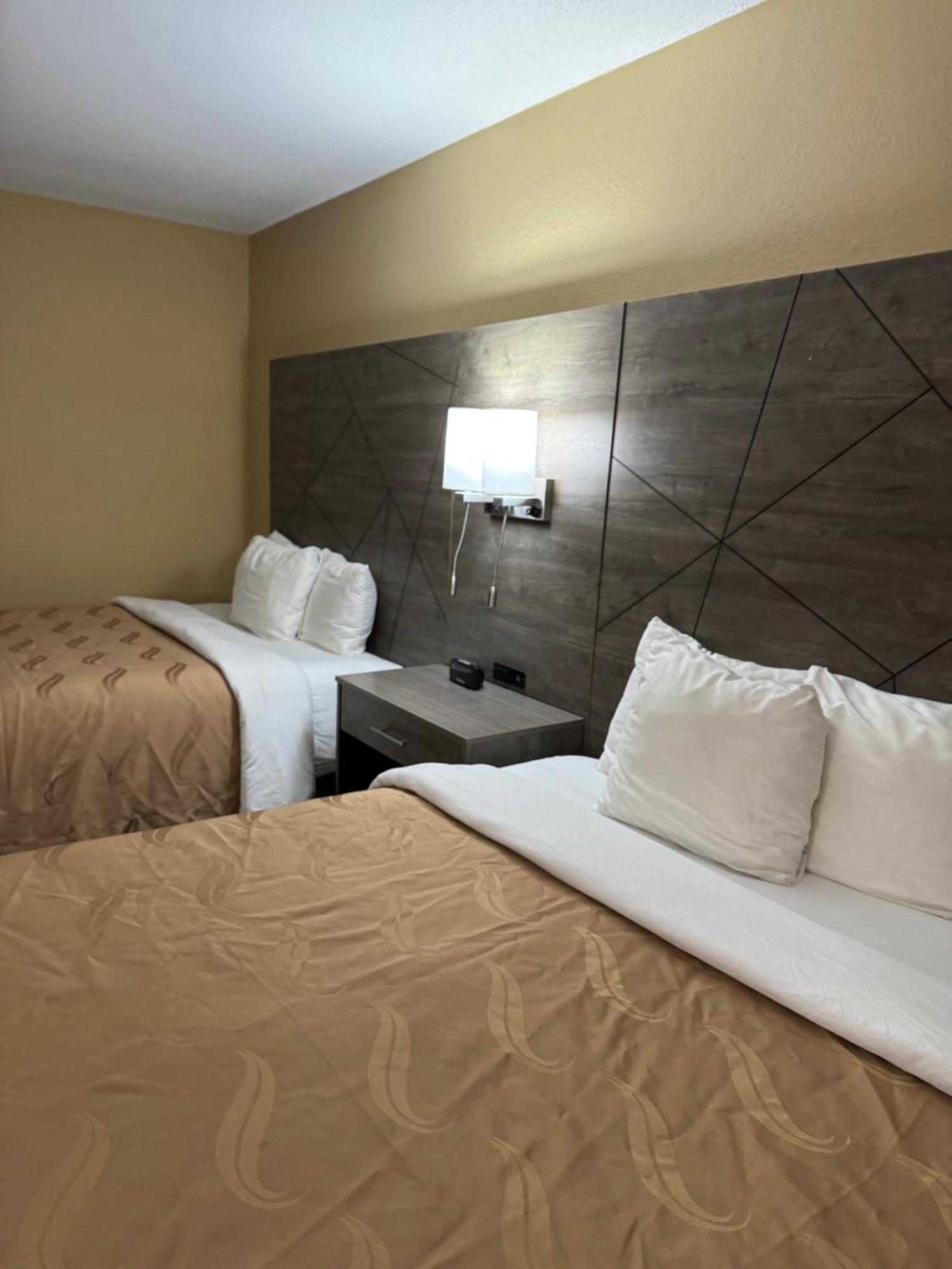 Quality Inn Near I-72 And Hwy 51 Forsyth Exterior photo
