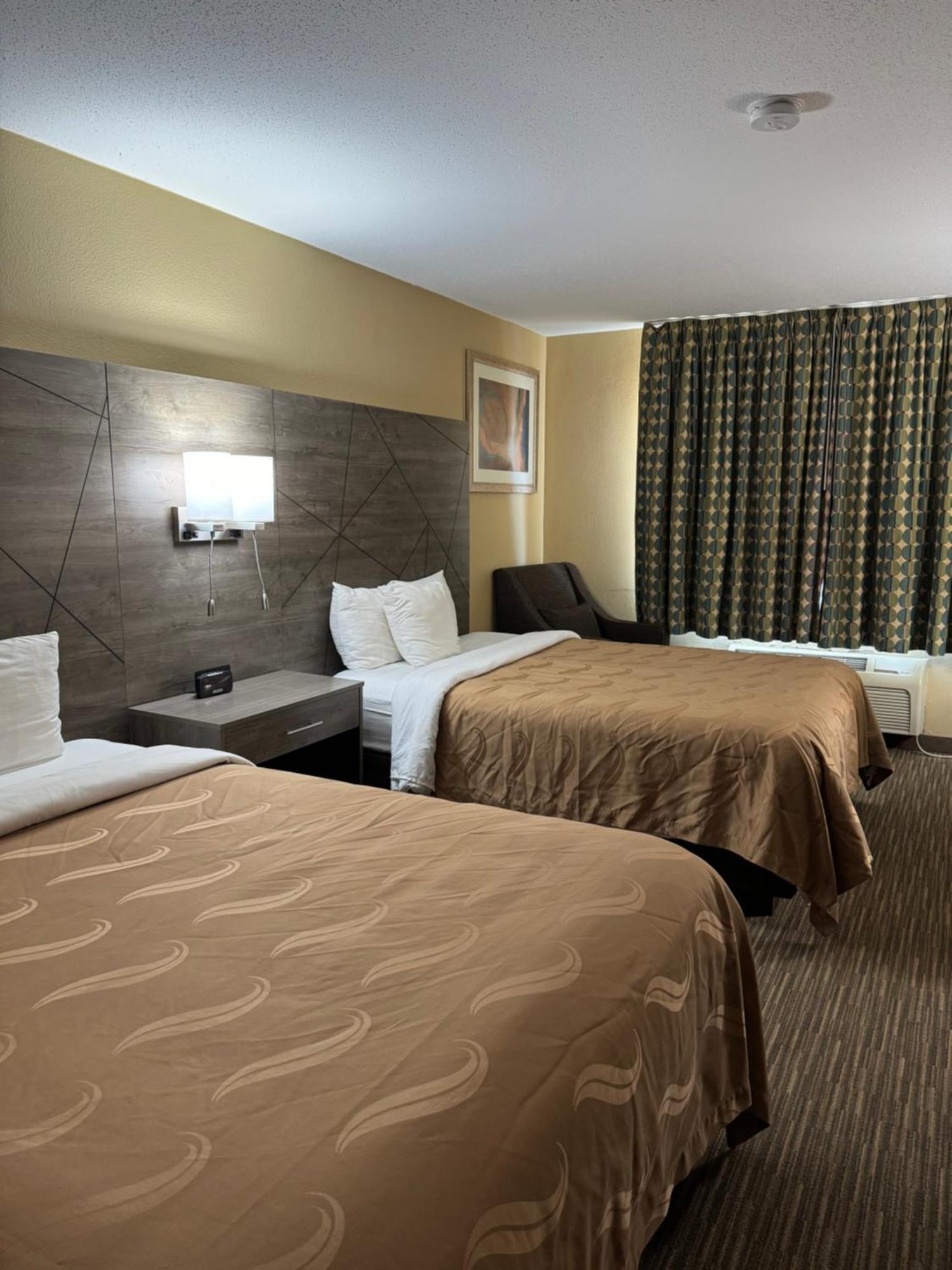 Quality Inn Near I-72 And Hwy 51 Forsyth Exterior photo