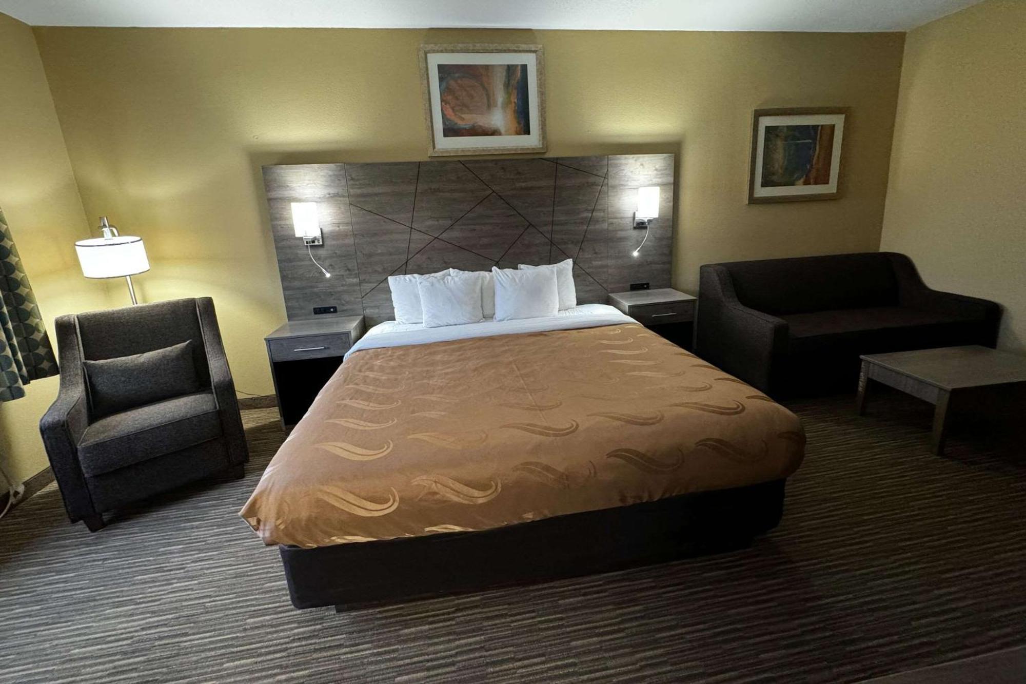 Quality Inn Near I-72 And Hwy 51 Forsyth Exterior photo