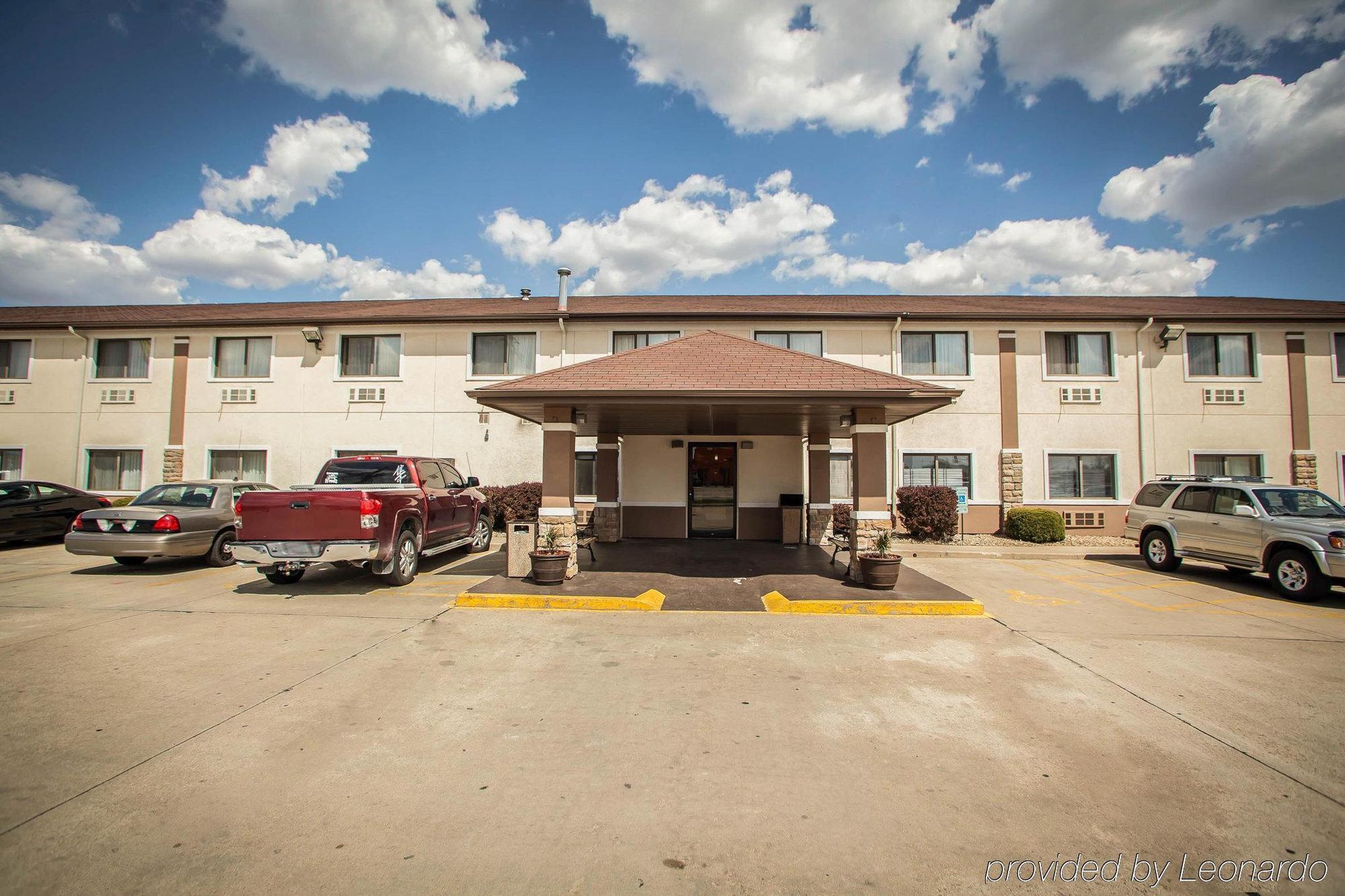 Quality Inn Near I-72 And Hwy 51 Forsyth Exterior photo