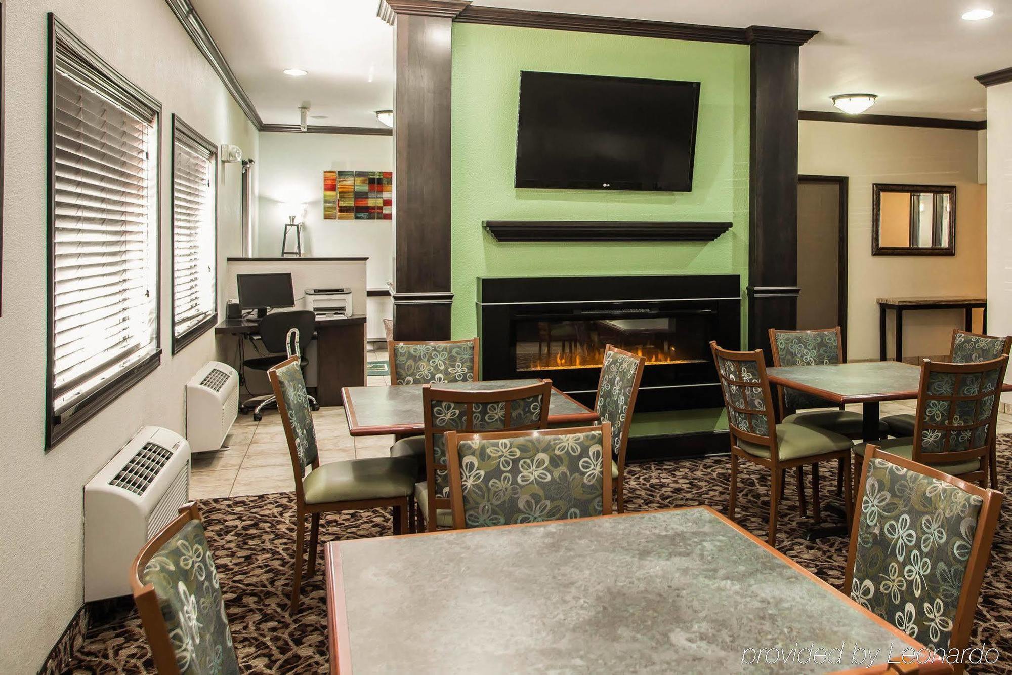 Quality Inn Near I-72 And Hwy 51 Forsyth Exterior photo